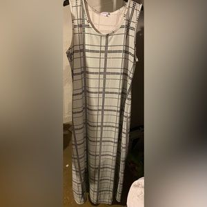 Lularoe Dani 3x SALE [ LLR Dresses 3/$25 Bundle ]